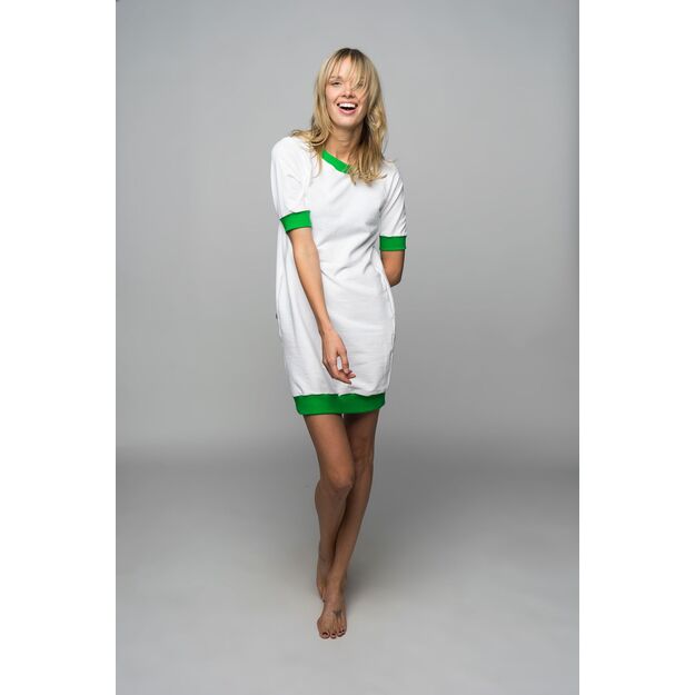 Sofa Killer balta taškuota suknelė su žaliais rankogaliais